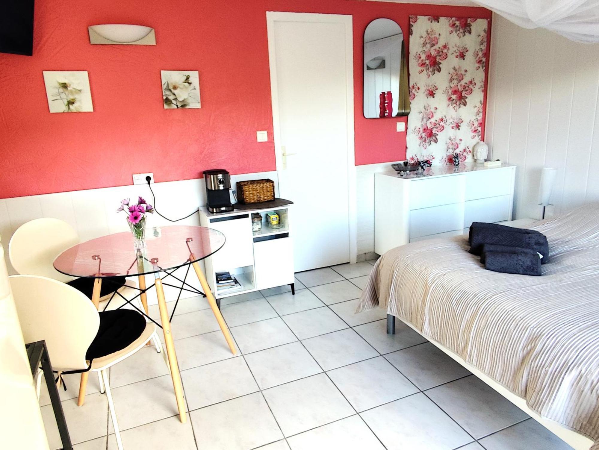 Le Romantique A 20 Kms De Homestay